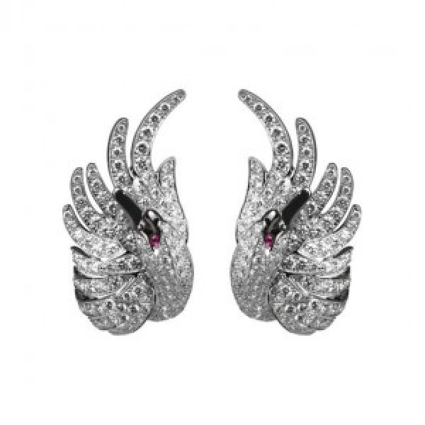 Boucheron présente ses boucles d’oreilles Cypris