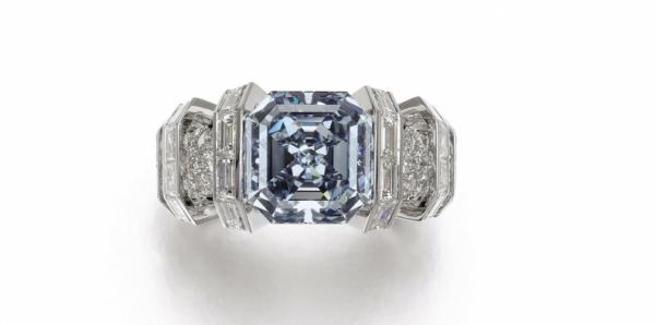 SOTHEBY’S LÈVE LE VOILE SUR UN EXCEPTIONNEL DIAMANT BLEU À LONDRES – FOCUS