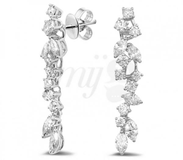 Des Boucles d’Oreilles en Diamants par Baunat