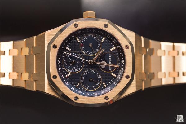 SIHH 2016 : Audemars Piguet, des montres en or jaune