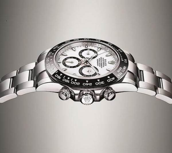 EXPOSITION ROLEX DAYTONA DU 4 AU 31 JANVIER 2017 DÉCOUVERTE D’UNE MONTRE NÉE POUR LA COURSE