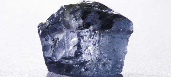 Du métal au cœur de diamants très précieux