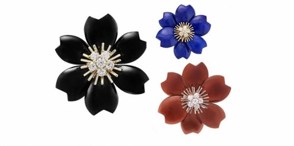 PLEIN FEUX SUR LES ROSES DE NOËL DE LA MAISON VAN CLEEF & ARPELS