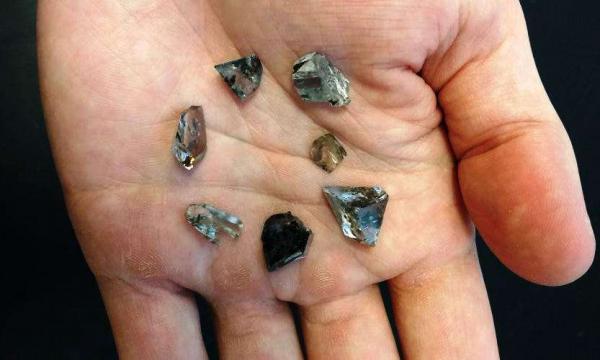  SCIENCES L'étonnante origine des plus beaux diamants